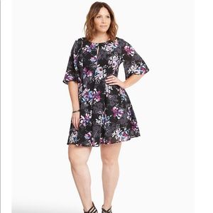 Torrid Floral Dress Cutout Neck Flutter Slv NWT